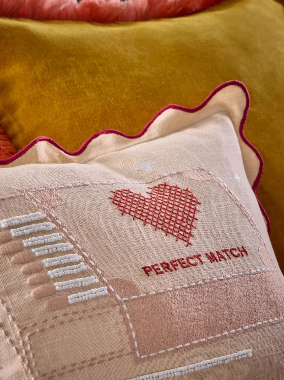 Kussentjes En Plaids|Kussentjes En Plaids*Next 30 X 40cm Valentines Embroidered Perfect Match Cushion