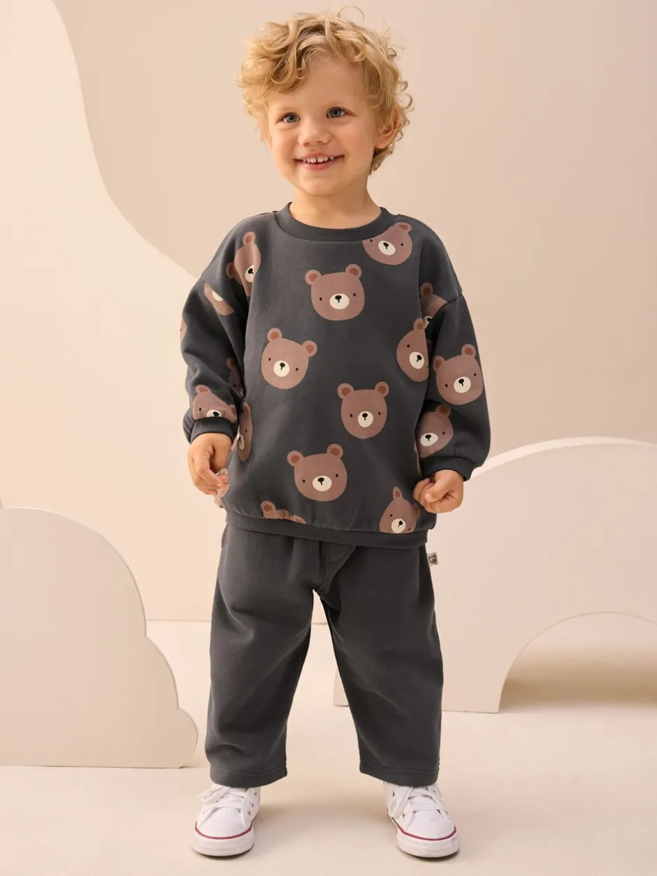 Truien En Breisels|Joggingbroeken|Next Antracietgrijze beer all-over print - Set met sweatshirt en joggingbroek met strepen (3mnd-7jr)