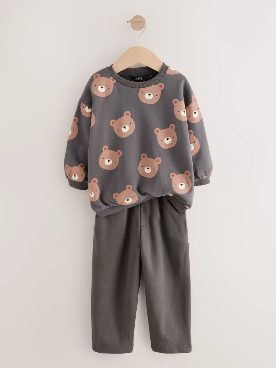 Truien En Breisels|Joggingbroeken|Next Antracietgrijze beer all-over print - Set met sweatshirt en joggingbroek met strepen (3mnd-7jr)