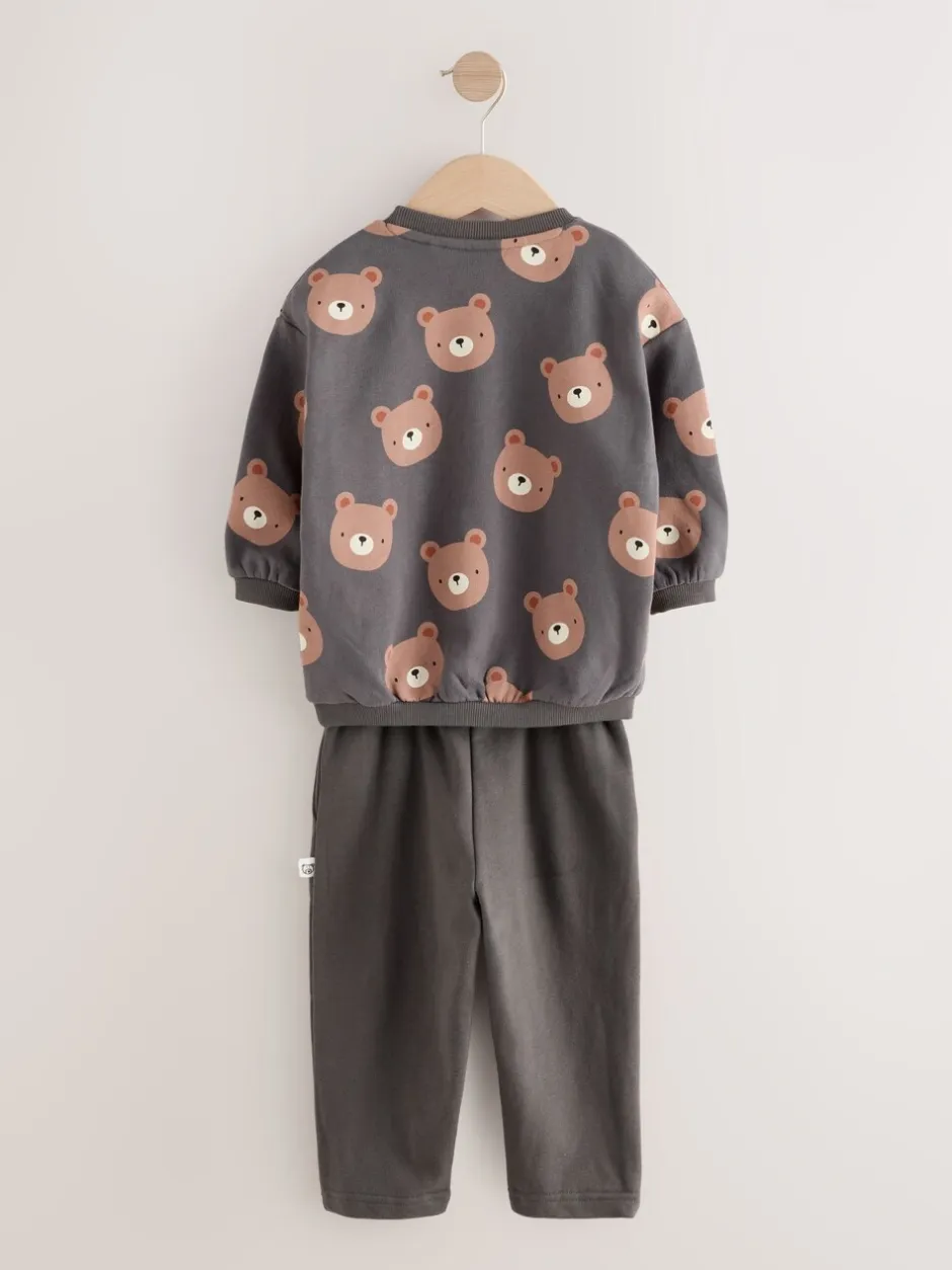 Truien En Breisels|Joggingbroeken|Next Antracietgrijze beer all-over print - Set met sweatshirt en joggingbroek met strepen (3mnd-7jr)
