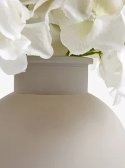 Kunstbloemen|Next Arrangement met kunsthortensia in grote grijze glazen vaas