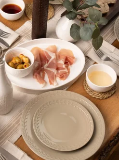 Eetservies En Pastaschalen*Artisan Street 12 Piece Leaf Stone Dinner Set