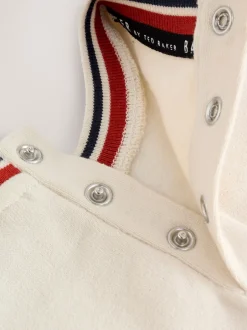 Rompertjes En Tuinbroeken|Baker by Ted Baker kiezelkleurig marineblauw en rood varsity-rompertje