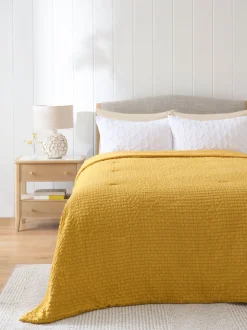 Kussentjes En Plaids|Kussentjes En Plaids*Next Beddensprei van kreukstof met textuur Geel