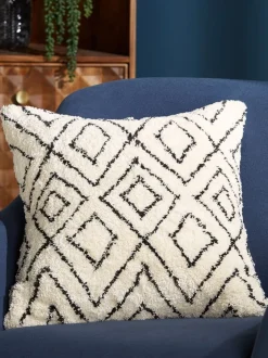 Kussentjes En Plaids|Kussentjes En Plaids*Next Berber kussen met minimalistisch geometrisch patroon van 50 x 50 cm