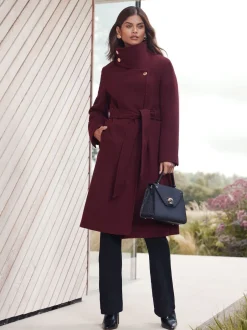 Jassen En Jacks|Lipsy - asymmetrische jas met trechterhals en riem Bessenrood