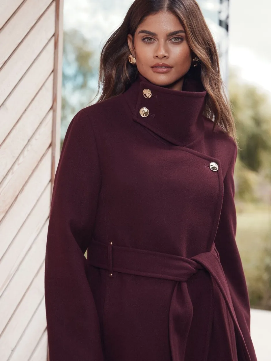 Jassen En Jacks|Lipsy - asymmetrische jas met trechterhals en riem Bessenrood
