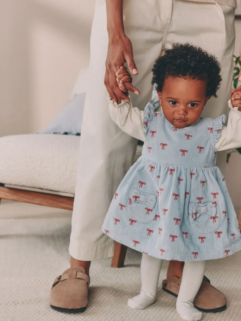 Jurken|Jurken|Next Blauwe Strik - Set van corduroy pinafore, bodysuit met lange mouwen en maillot voor baby's (0mnd-2jr)