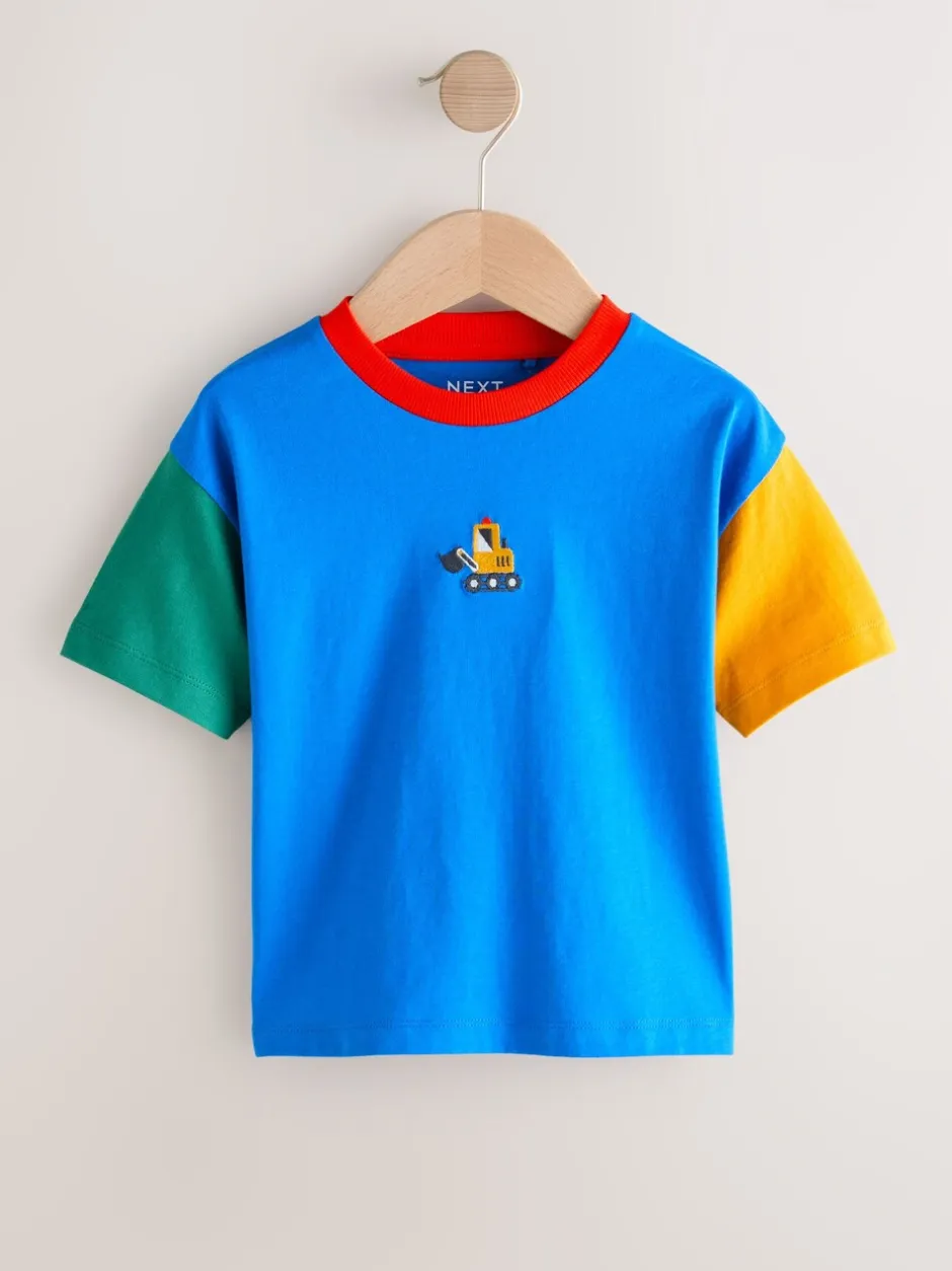 T-Shirts|Tops*Next Blauw/groen/gele graafmachine - T-shirt met korte mouwen en kleurblokken (3mnd-7jr) (3mnd-7jr)