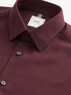 Shirts|Next Bordeauxrood - Normale Pasvorm - Onderhoudsvriendelijk, getextureerd, slim fit overhemd met enkele manchet