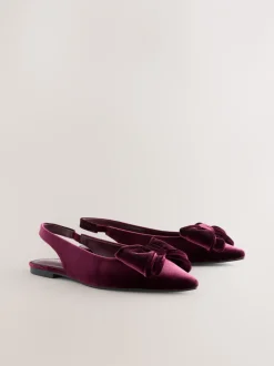 Lage Schoenen|Next - Forever Comfort® ballerina's met strik, spitse neus en hielbandje Bordeauxrood fluweel