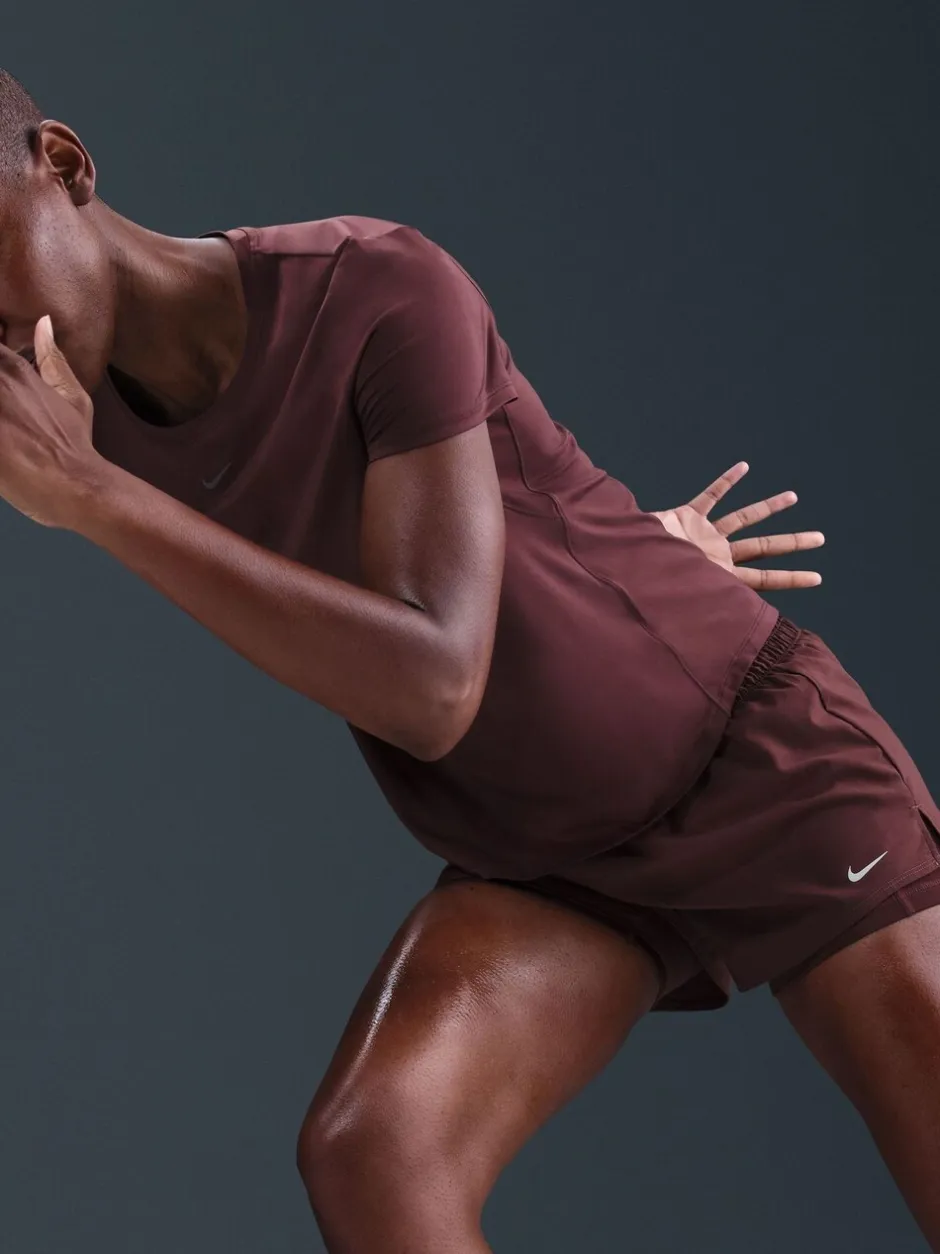 Shorts|Nike - Dri-FIT One 3 Inch 2-In-1 shorts met halfhoge taille Bourgondië crush