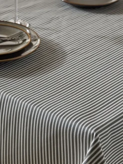 Tafellinnen En Placemats |Tafelgerei*Next Bronx Stripe Wipe Clean Tablecloth Zwart/wit