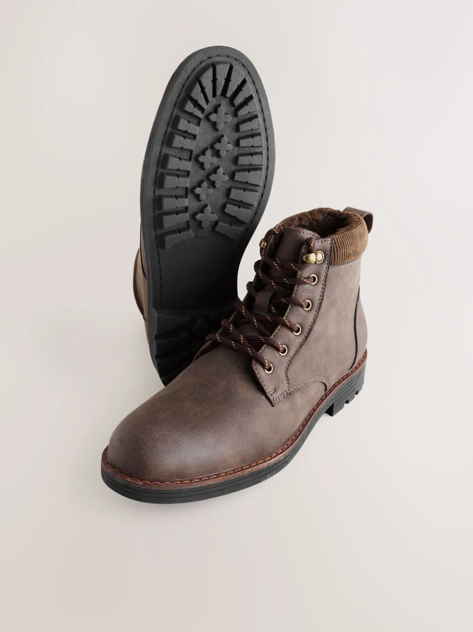 Boots*Next - Borg gevoerde laarzen met koordafwerking Bruin