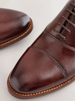 Formele Schoenen|Next - Contrast Sole Leather Oxford Toecap Shoes Bruin