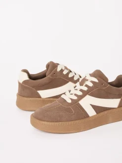 Sneakers|Sportkleding|Friends Like These Bruin - Lace Up Retro Gumsole Sports Trainers