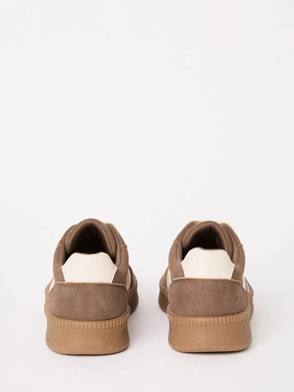Sneakers|Sportkleding|Friends Like These Bruin - Lace Up Retro Gumsole Sports Trainers