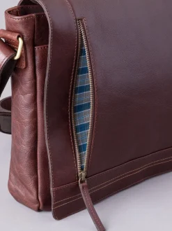 Tassen|Lakeland Leather - Grote Keswick Leren Messenger-tas Bruin