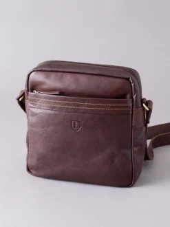 Tassen*Lakeland Leather - kleine Keswick Messenger Bag Bruin