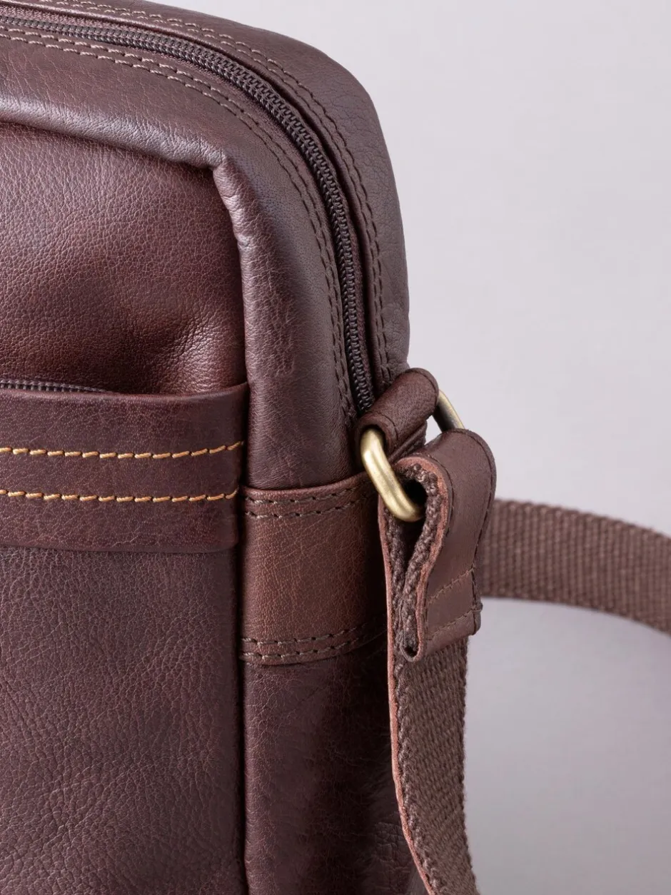 Tassen*Lakeland Leather - kleine Keswick Messenger Bag Bruin