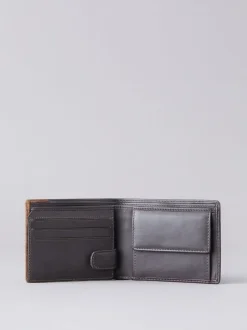 Portemonnees*Lakeland Leather Bruin - Lakeland leren dubbelgevouwen portemonnee met stiksels