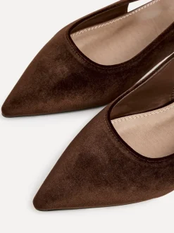 Lage Schoenen*Linzi - Clasica Low Heeled Slingback Courts Bruin