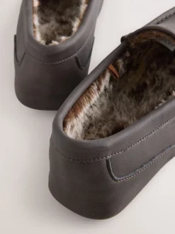 Pantoffels*Next - Moccasinpantoffels met voering van imitatiebont Bruin