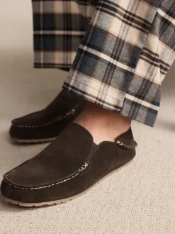 Pantoffels*Next - Signature Kickdown suède moccasinpantoffels Bruin