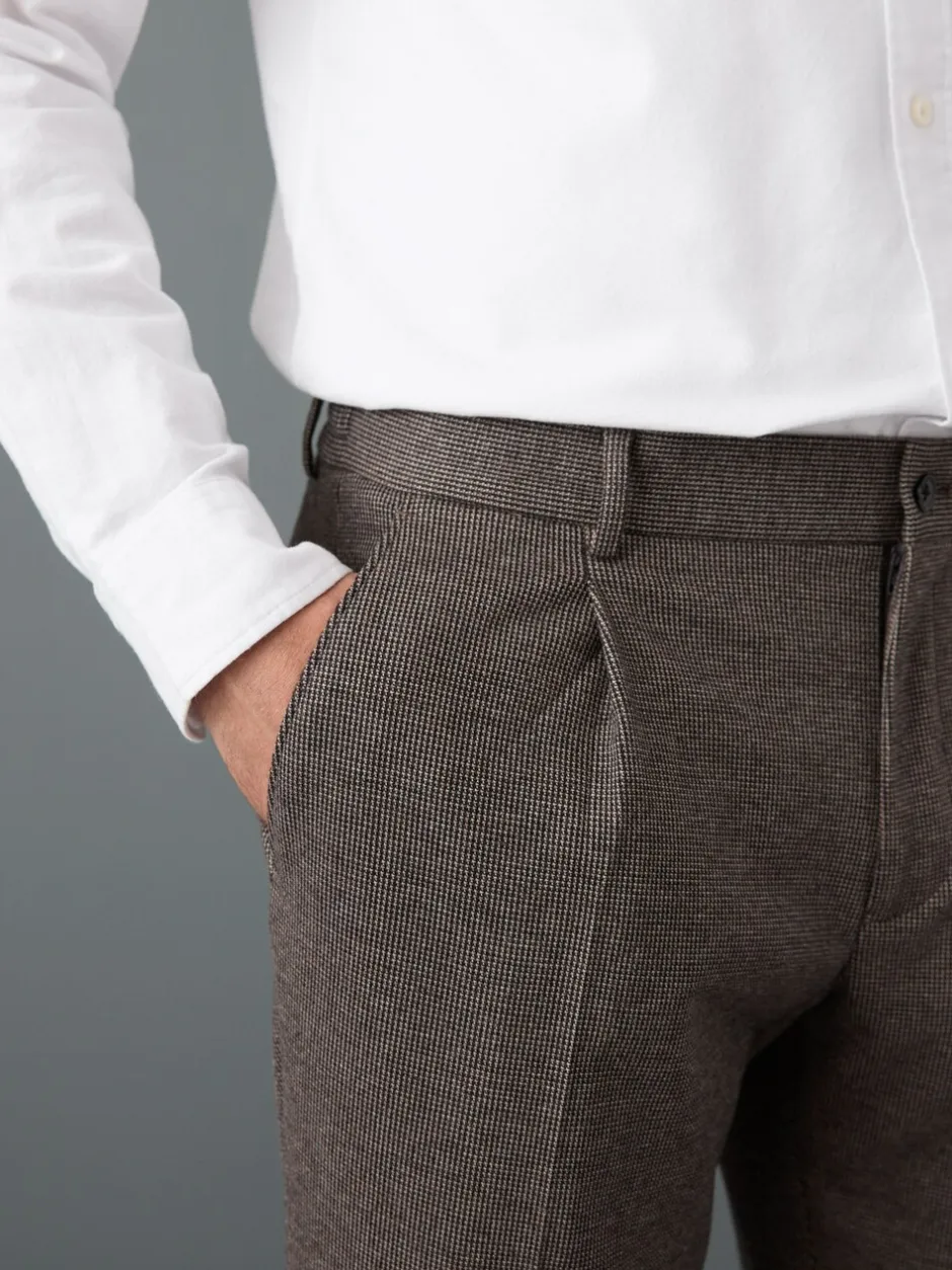 Formele Broek|Broeken En Chino's*Next - Slim fit getextureerde broek met elastische achterkant en stretchy Bruin