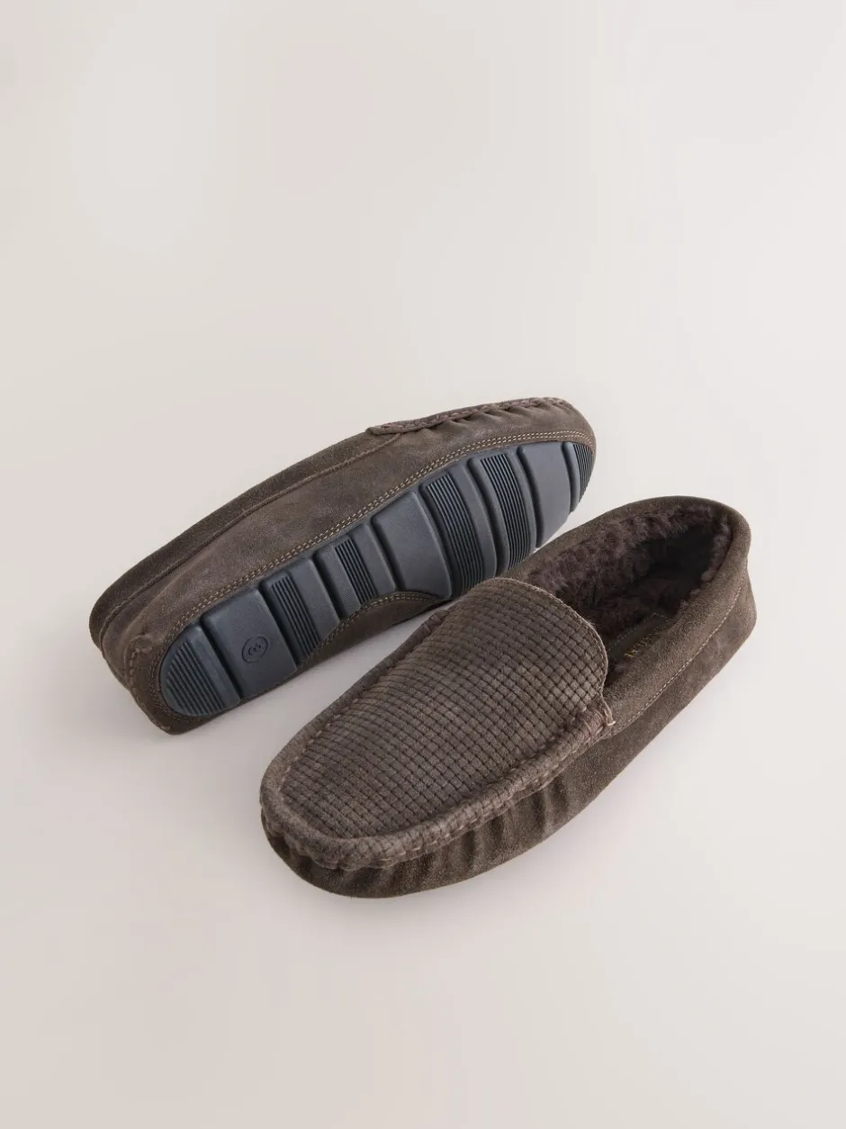 Pantoffels|Next - Suède mocassinpantoffels met voering van imitatiebont Bruin