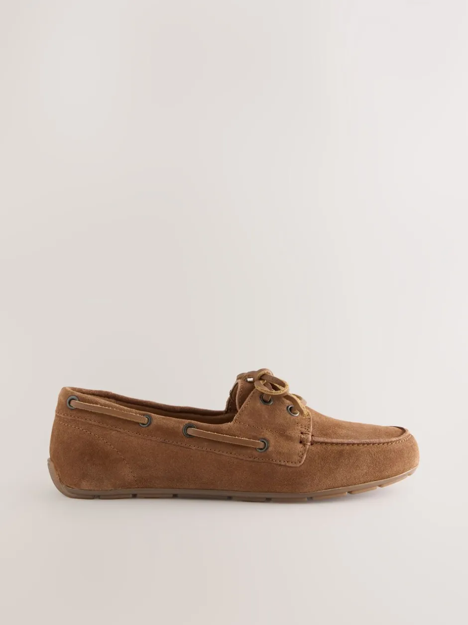 Ruimvallend En Extraruimvallend|Lage Schoenen|Next - Leren bootschoenen met ronde neus Bruin suède