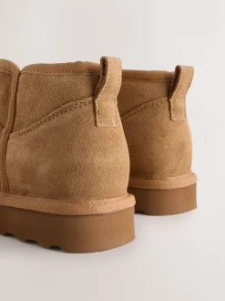 Ruimvallend En Extraruimvallend|Boots|Next - Waterafstotende enkellaarzen van imitatiebont Bruin suède