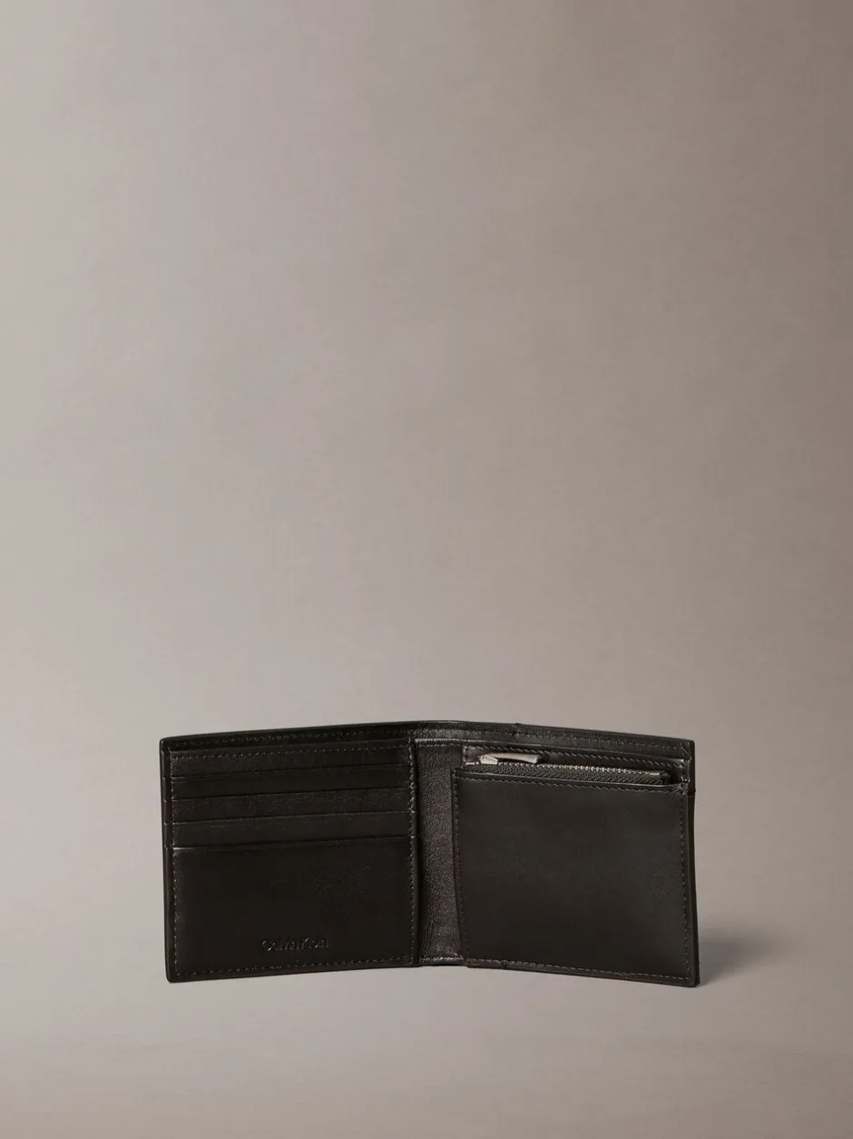 Portemonnees*Calvin Klein Embossed Allover Monogram Bifold Wallet with Coin Pouch