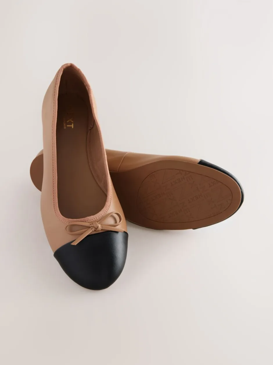 Ruimvallend En Extraruimvallend|Lage Schoenen|Next Caramel-nude - Ballerina's met ronde neus