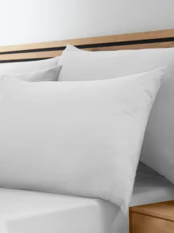 Catherine Lansfield|Beddenlakens En Kussenslopen|Catherine Lansfield 4 Pack So Soft Non-Iron Standard Pillowcases