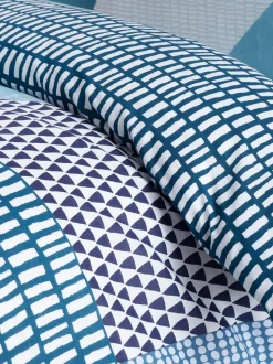 Catherine Lansfield|Catherine Lansfield Larsson set van dekbedovertrek en sloop met geometrische print