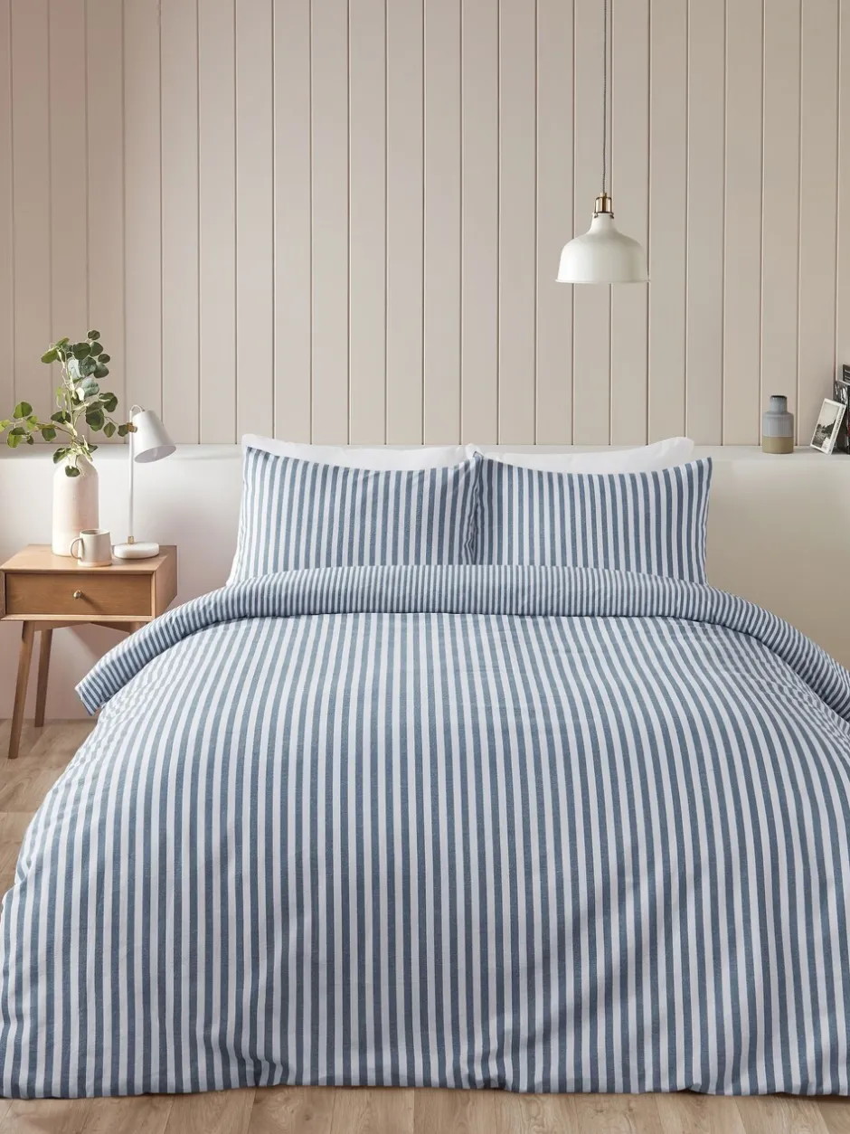 Catherine Lansfield|Catherine Lansfield omkeerbare superzachte 100% geborstelde katoenen dekbedovertrekset met strepen Chambray blauw