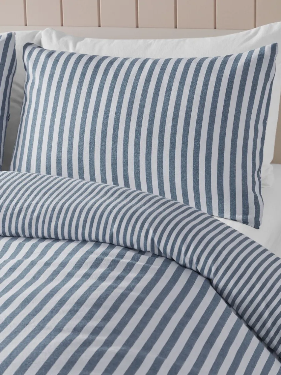 Catherine Lansfield|Catherine Lansfield omkeerbare superzachte 100% geborstelde katoenen dekbedovertrekset met strepen Chambray blauw