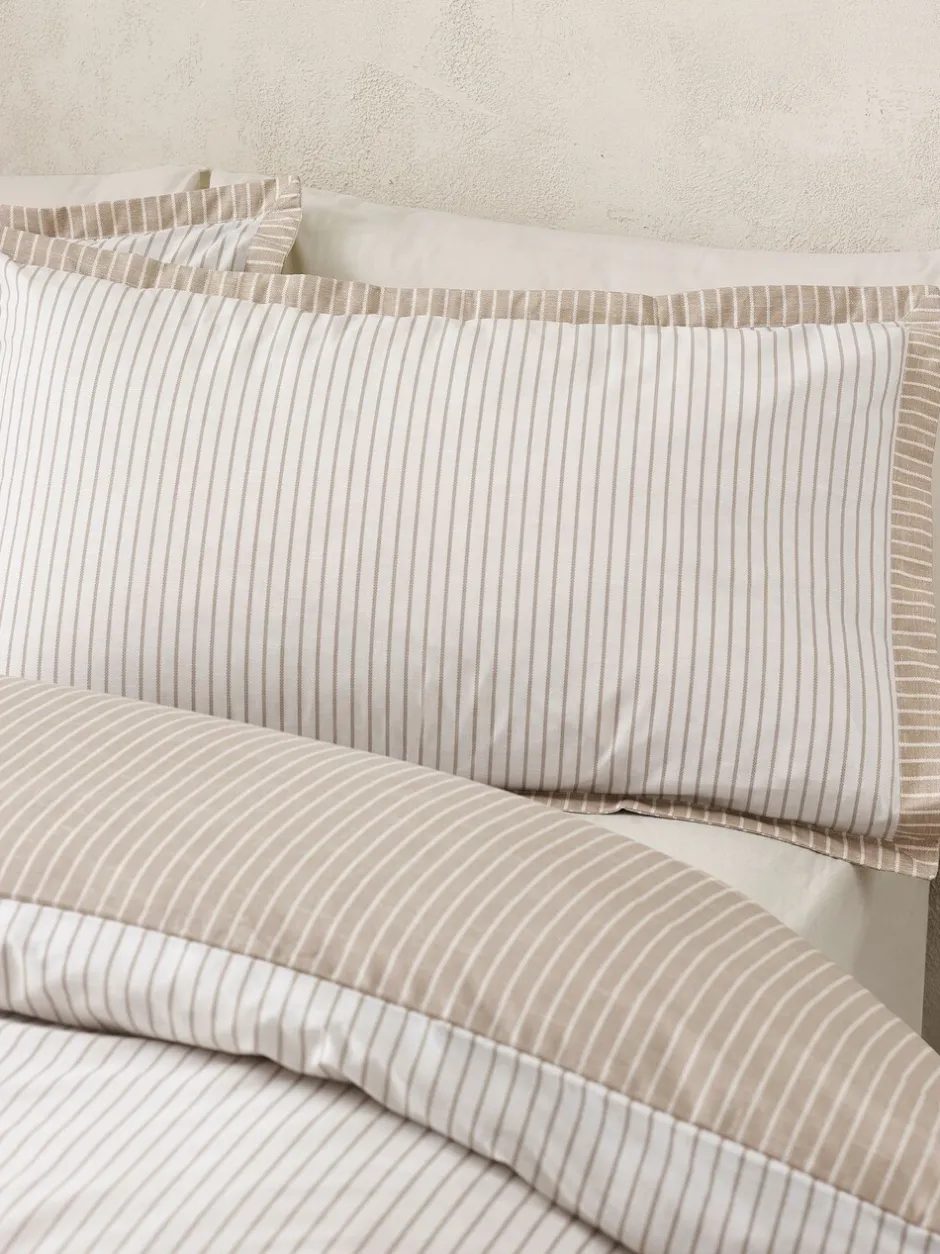 Catherine Lansfield|Catherine Lansfield Oxford Pinstripe Reversible Duvet Cover Set Natuurlijk