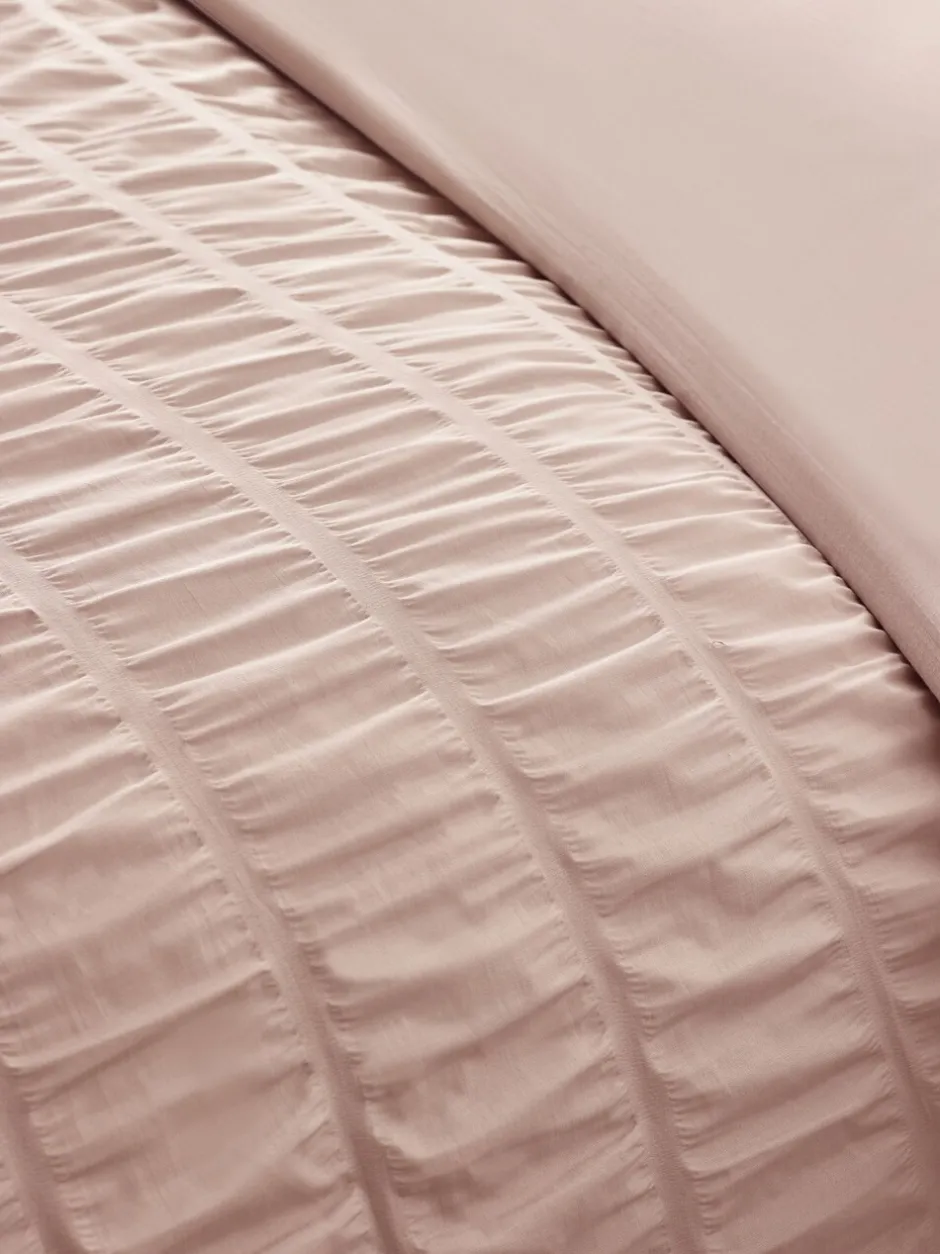 Catherine Lansfield|Catherine Lansfield Seersucker Frill Duvet Cover Set Roze