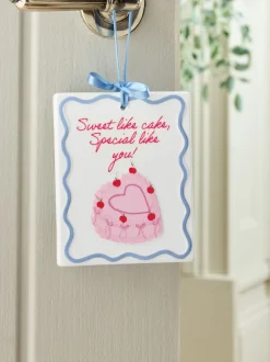Decoraties*Next Ceramic Sweet Like Cake Hanging Decoration