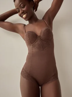 Shapewear|Next - Kanten body met cups en sterke buikcorrectie Chocolade nude