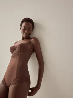 Shapewear|Next - Kanten body met cups en sterke buikcorrectie Chocolade nude