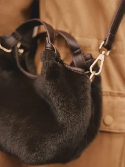 Tassen En Portemonnees|Next - Crossbodytas van imitatiebont Chocoladebruin
