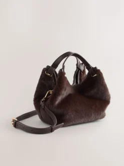 Tassen En Portemonnees|Next - Crossbodytas van imitatiebont Chocoladebruin