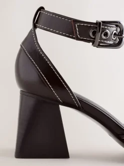 Schoenen Met Hakken|Next - Forever Comfort® Point Toe Buckle Block Heels Chocoladebruin
