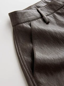 Broeken*Nothing Ordinary - Faux Leather Barrel Leg Trousers Chocoladebruin