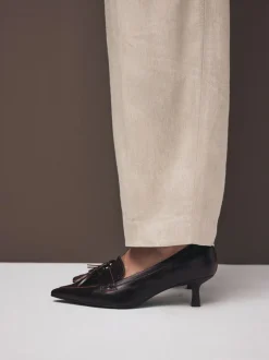 Ruimvallend En Extraruimvallend|Schoenen Met Hakken*Next - Premium Leather With Motionflex Point Toe Tassel Heels Loafers Chocoladebruin