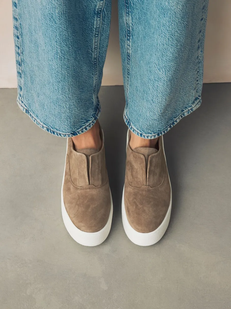 Sneakers|Next Chocoladebruin - Signature leren sneakers met dikke plateauzolen en sleehak