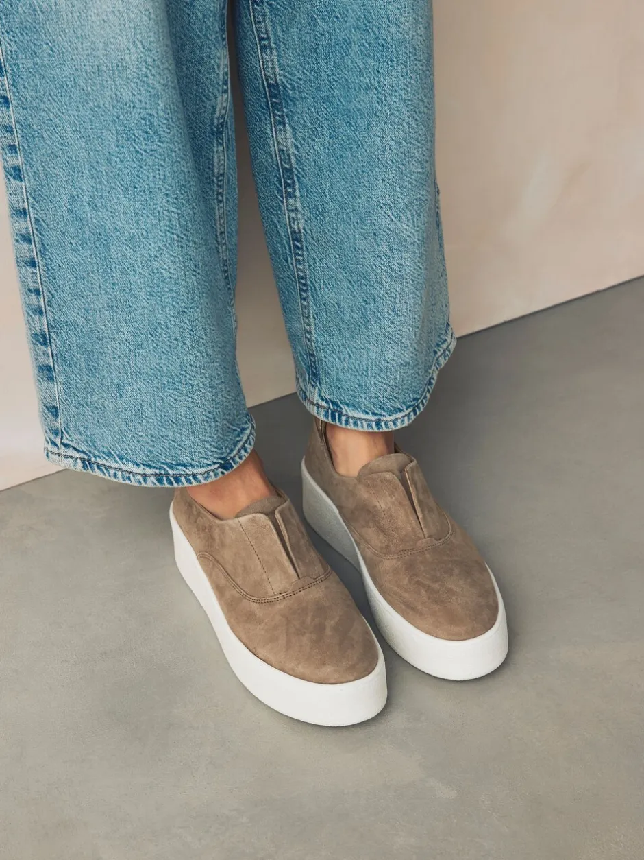 Sneakers|Next Chocoladebruin - Signature leren sneakers met dikke plateauzolen en sleehak